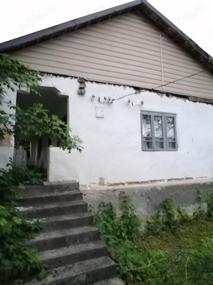Casă cu 4 camere în Budănești