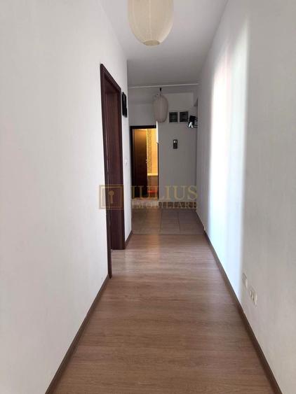 Apartament cu 3 camere decomandat, mobilat în Torontalului