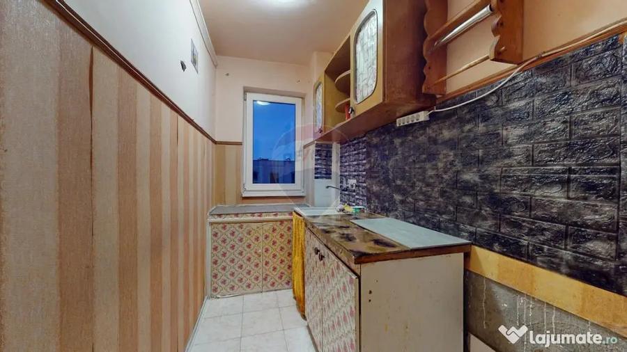 Apartament cu 3 camere semidecomandat în Electroprecizia
