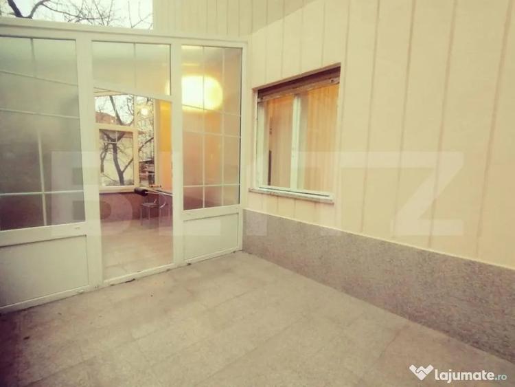 Apartament cu 2 camere decomandat în Medicină