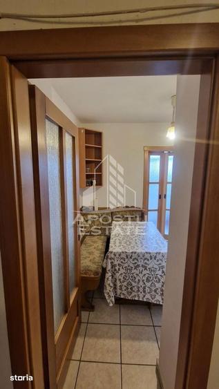 Apartament cu 3 camere decomandat, mobilat în Soarelui