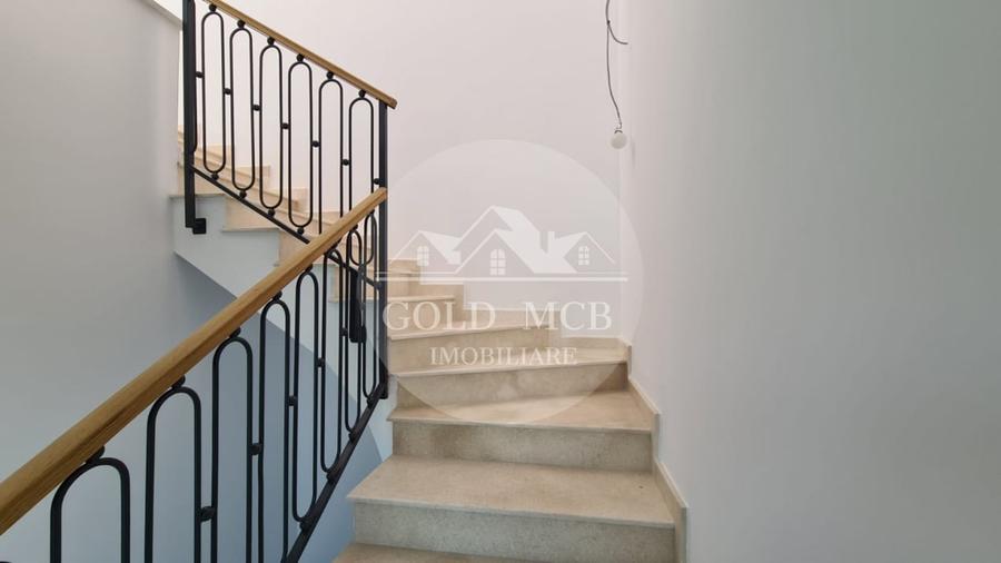 Apartament cu 3 camere decomandat în Dămăroaia