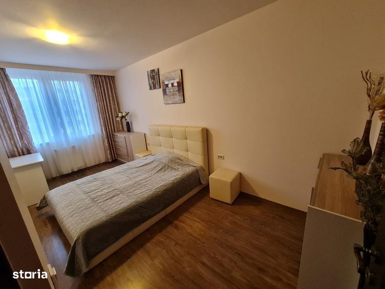 Apartament cu 3 camere decomandat în Intim