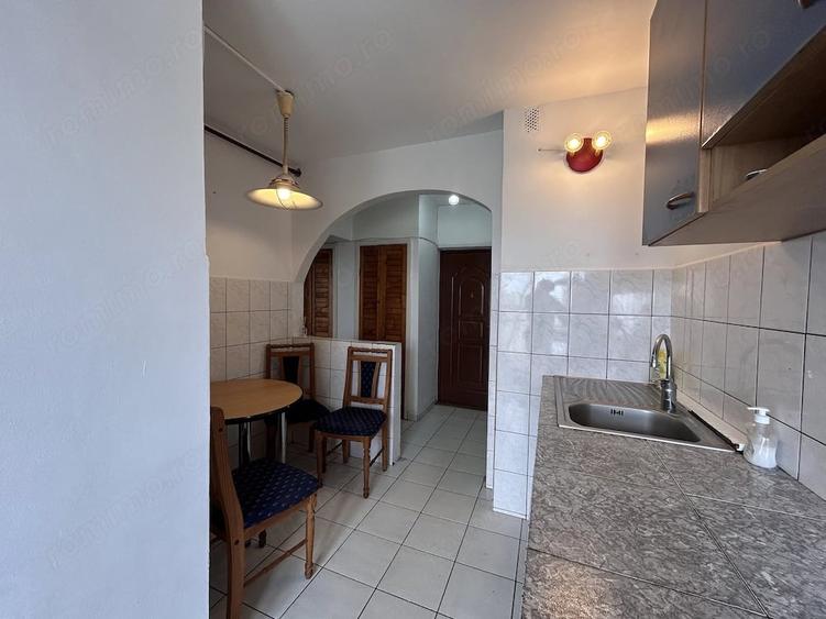 Apartament cu 2 camere decomandat în Intim