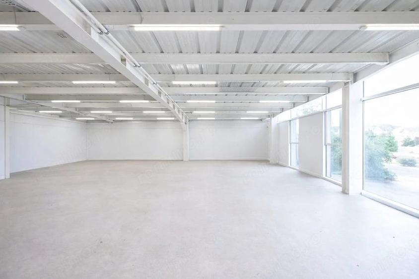 Spațiu comercial, de 598 mp, în Central