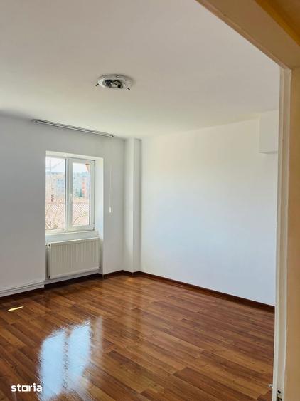 Apartament cu 2 camere în Centrul Civic