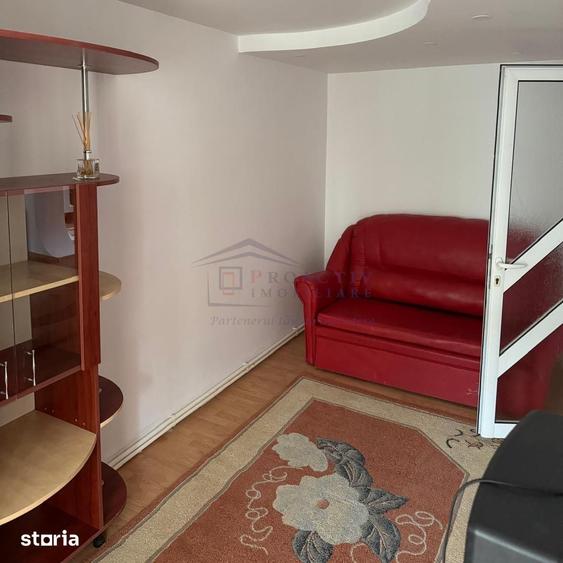 Apartament cu 3 camere semidecomandat în Ultracentral