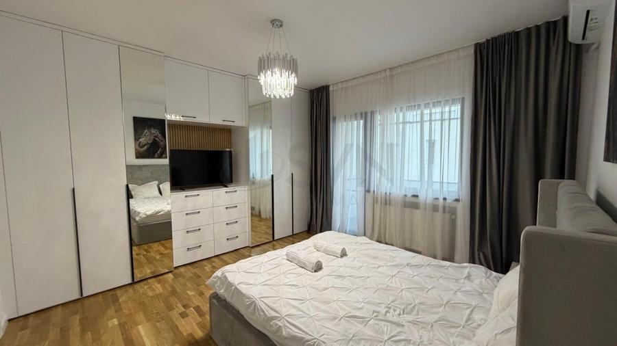 Apartament cu 3 camere decomandat, mobilat în Calea Victoriei