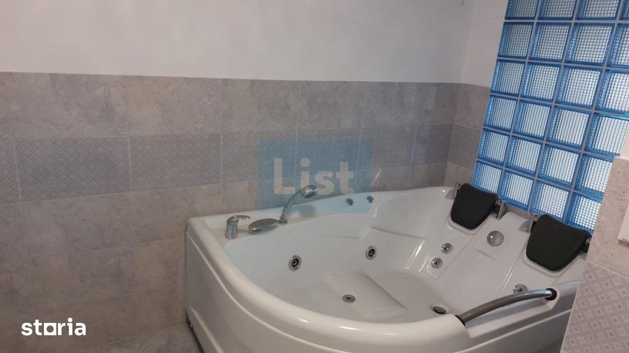 Casă cu 9 camere cu Teren 371 Mp în Central