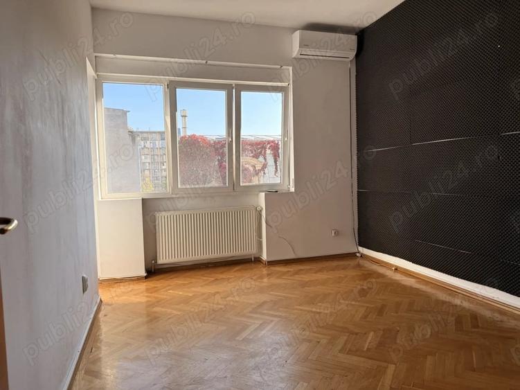 Apartament cu 5 camere decomandat în Amzei