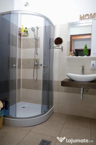 Casă cu 5 camere în Sânpetru