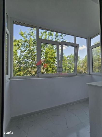 Apartament cu 4 camere decomandat în Dacia