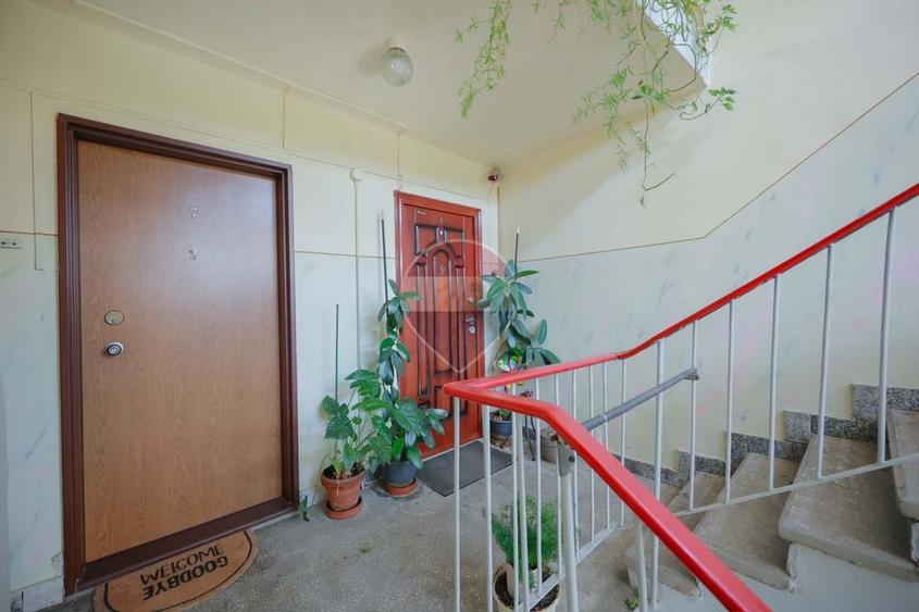 De vânzare apartament cu 4 camere și un loc de parcare, în Rogerius - 24
