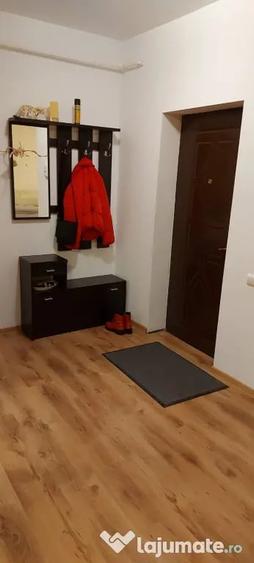 Apartament cu 2 camere semidecomandat în 1 Decembrie