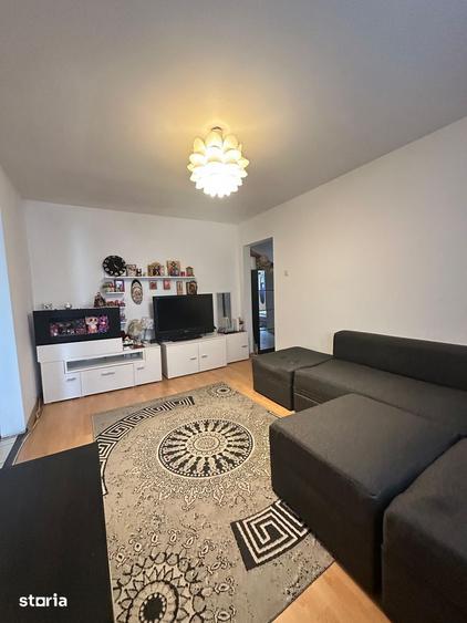 Apartament cu 3 camere în Mihai Bravu