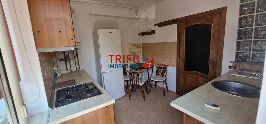 Apartament cu 3 camere decomandat, mobilat în Cetate