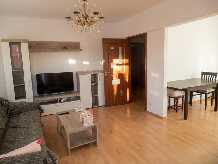 Apartament cu 3 camere decomandat, mobilat în Aviației