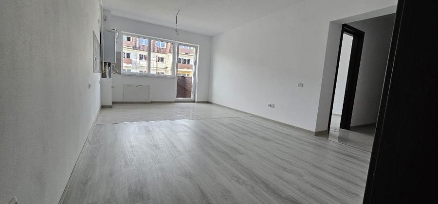 Apartament cu 2 camere semidecomandat în Sânpetru