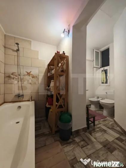 Apartament cu 4 camere decomandat în Central