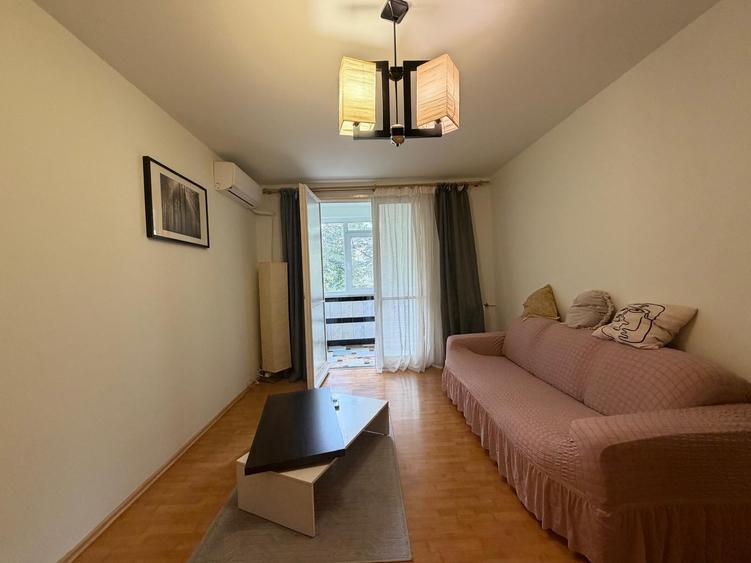 Apartament cu 2 camere semidecomandat în Titan