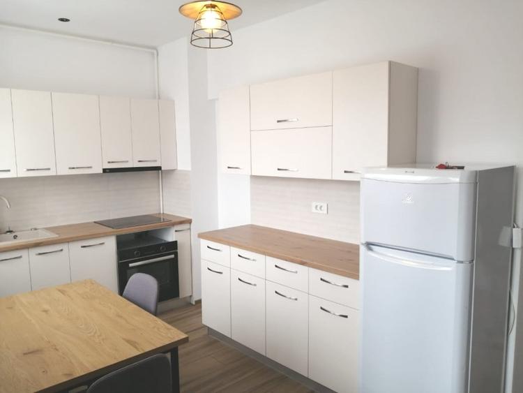 Apartament cu 2 camere decomandat, mobilat în Centrul Civic