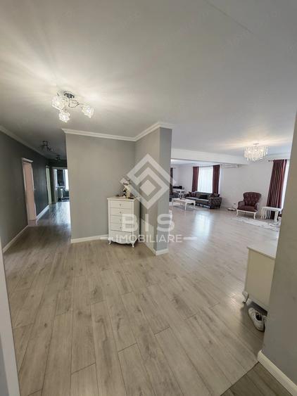 Casă cu Teren 2700 Mp în Viișoara