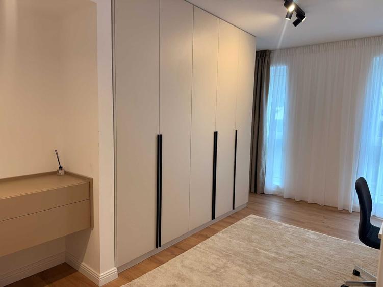 Apartament cu 3 camere decomandat în Nord