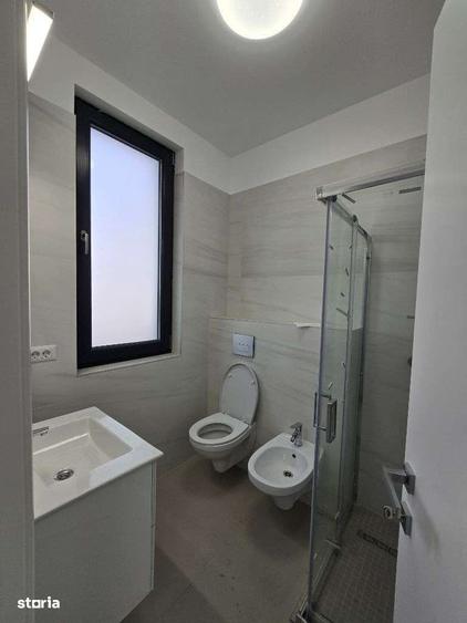 Apartament cu 3 camere decomandat în Tunari