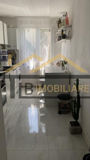Apartament cu 3 camere semidecomandat în Semicentral