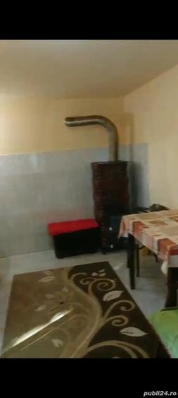 Casă cu 2 camere în Cuvin