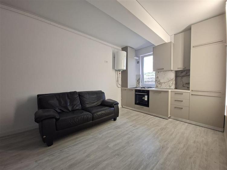 Apartament cu 2 camere decomandat în Vișani
