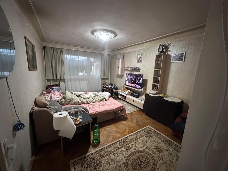 Apartament cu 3 camere decomandat în Alexandru cel Bun