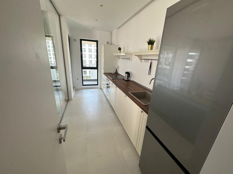 Apartament cu 3 camere semidecomandat în Floreasca