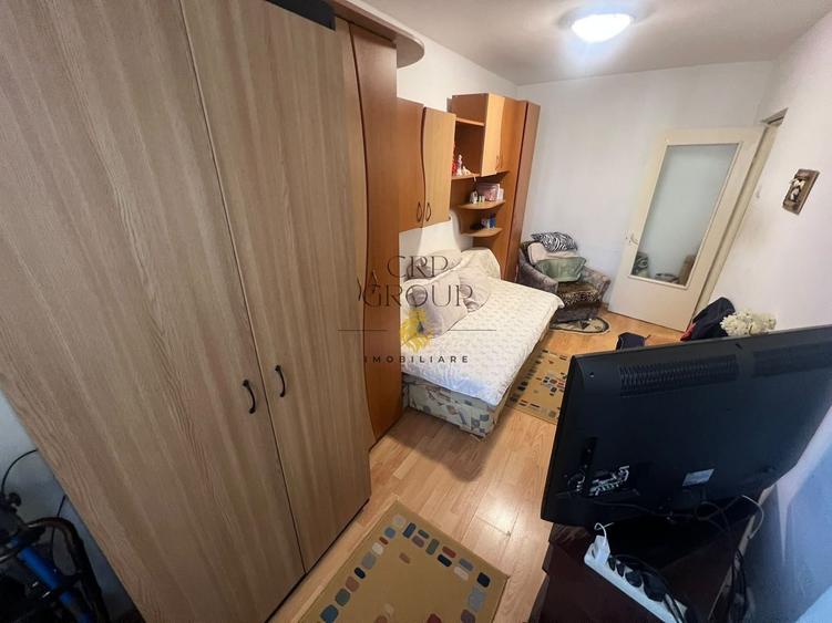 Apartament cu 3 camere, mobilat în Sud