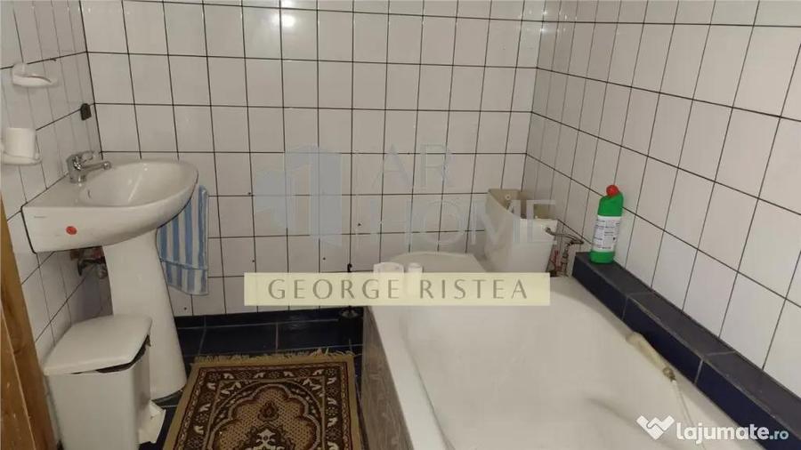 Casă cu 4 camere cu Teren 1294 Mp în Central