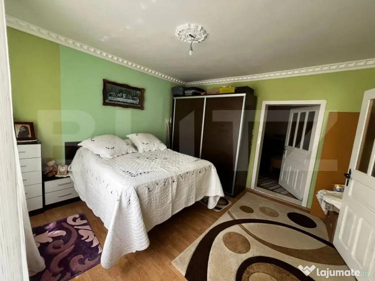Casă cu 7 camere cu Teren 4200 Mp în Central