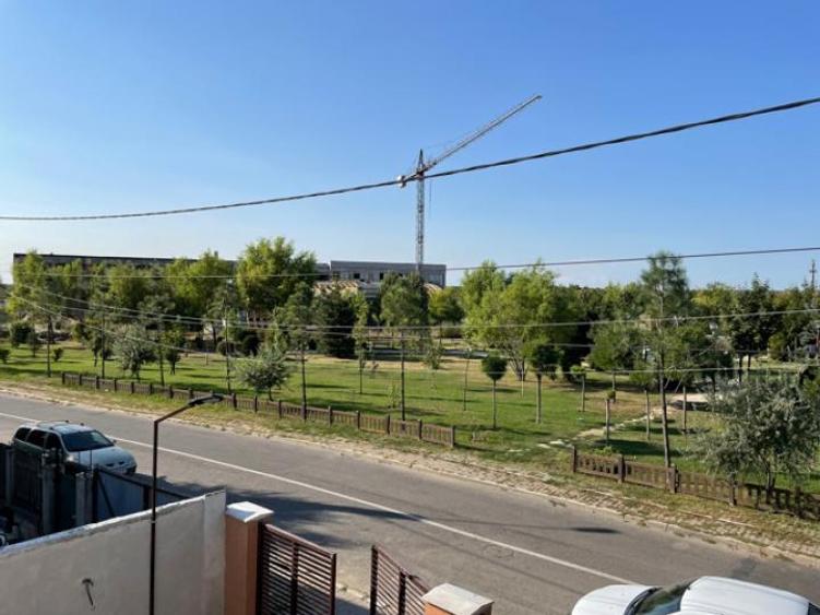 Casă individuală cu 5 camere cu Canalizare în Nord