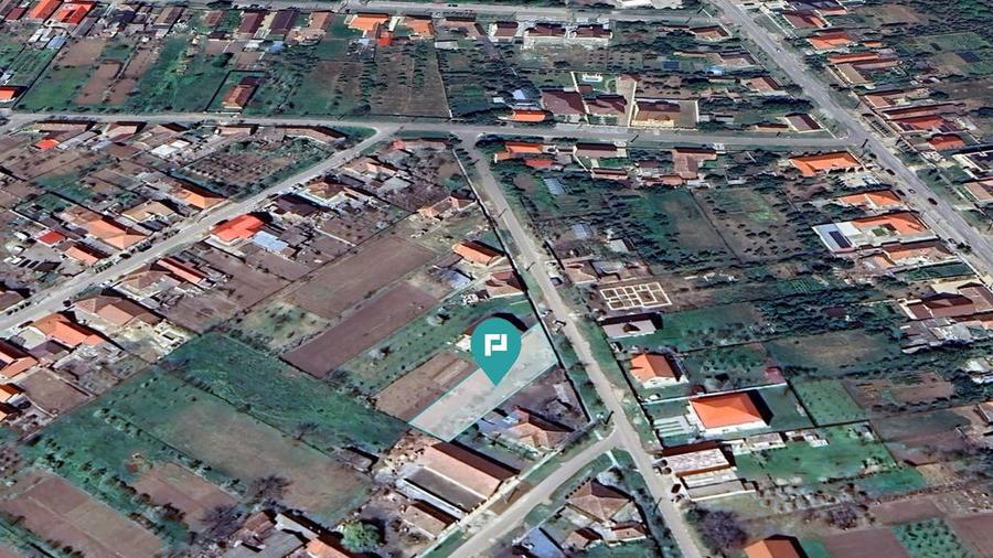Teren de 900 mp, în Central
