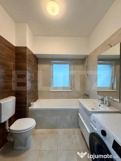 Apartament cu 3 camere semidecomandat în Horea