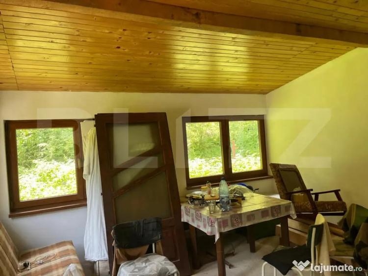 Casă cu 4 camere cu Teren 1635 Mp în Șugag