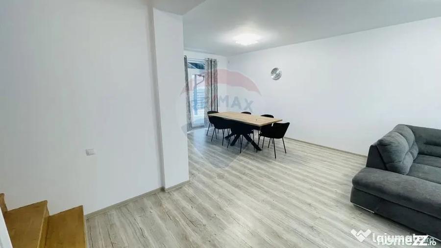 Casă cu 4 camere cu Teren 297 Mp în Cristian