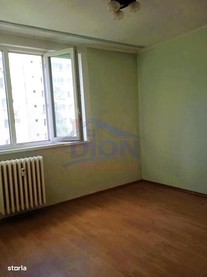 Apartament cu 3 camere semidecomandat în Drumul Taberei