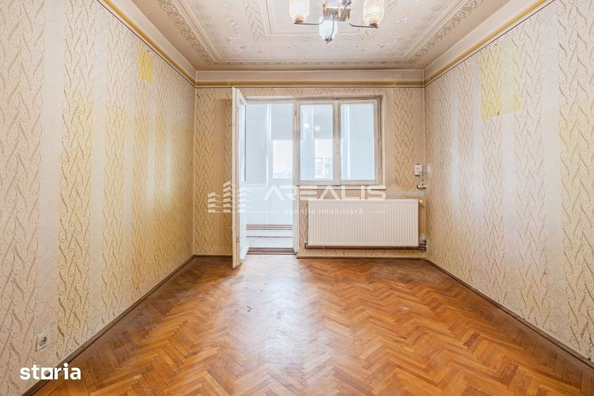 Apartament cu 3 camere semidecomandat în Aurel Vlaicu