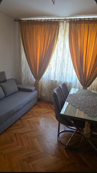 Apartament cu 2 camere decomandat în Girocului