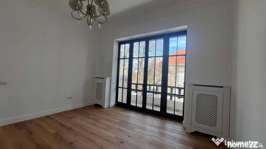Casă cu 7 camere cu Teren 500 Mp în Dorobanți