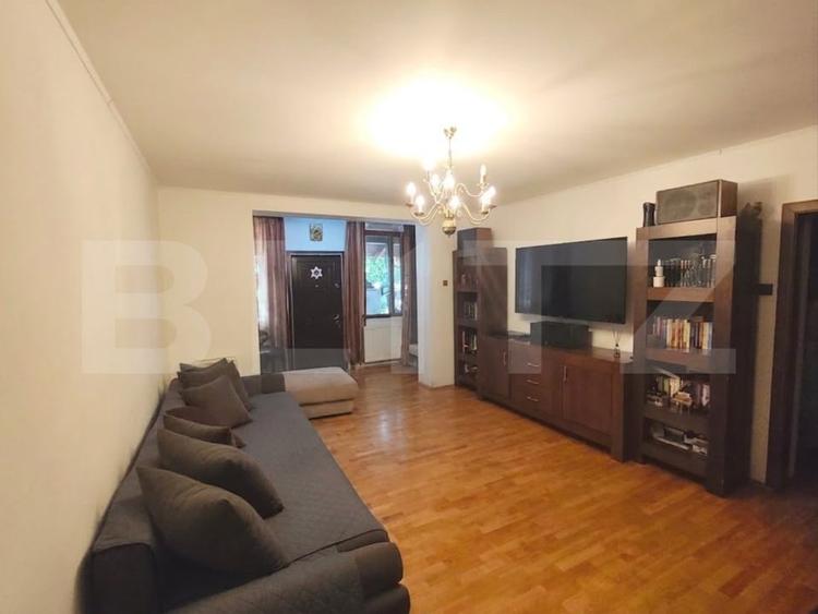 Apartament cu 3 camere decomandat, mobilat în Aleea Trandafirilor