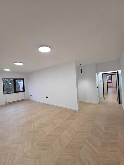 Spațiu comercial, de 200 mp, în Ultracentral