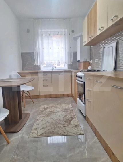 Apartament cu 2 camere decomandat în Tractorul