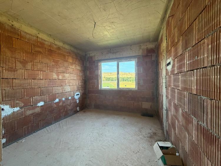 Casă individuală cu 3 camere cu Teren 325 Mp în Florești