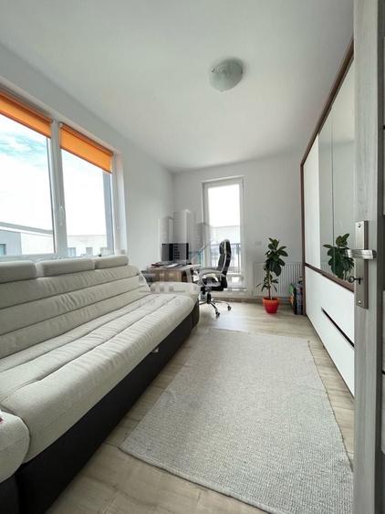 Apartament cu 3 camere semidecomandat, mobilat în Florești — fotografia 2